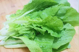 入秋之后多吃小白菜，这种做法实在是太香了，上桌孩子多吃2碗饭