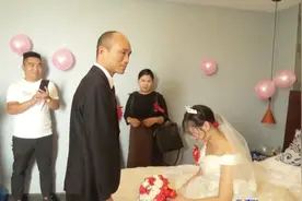 山东一大哥打了几十年光棍，结婚娶个黄花大闺女，求婚有点害羞了视频封面