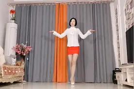 微笑舞蹈《甜蜜爱情》情人节最美舞蹈32步新潮帅气舞蹈