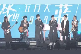 五月天上海演唱会：家家、天王周杰伦重磅来袭，世纪合唱燃炸现场视频封面