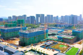 中安华力承建的舒城县人民医院新东区扩建项目开工一周年！视频封面