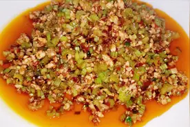 厨师分享家常菜芹菜肉末，好吃又下饭，制作简单一学就会