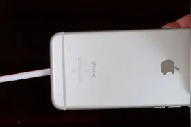 手机用久了灰尘太多？教你用一个吸管自制吸尘器，清理效果很棒视频封面