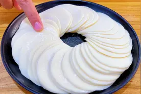 饺子皮放锅里蒸一蒸，瞬间变成一道老少皆宜的美食，北方绝色面食视频封面