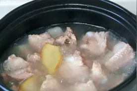 新鲜排骨这样做，原汁原味，清淡好喝不油腻视频封面