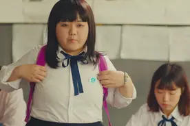 《星期8》速看：胖女孩励志减肥，从丑女逆袭校花，努力就有回报视频封面