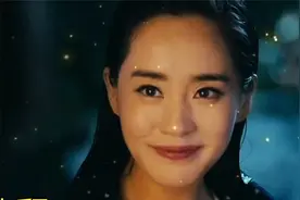 泳池爆笑片段，袁华和沈腾相谈甚欢，看见前女友游泳，直接入迷了视频封面