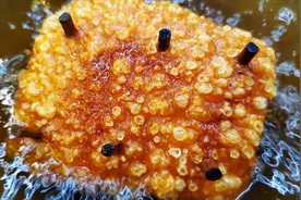 扣肉总是炸不起泡？只要掌握这技巧，保你炸得金黄起泡，天天想吃视频封面