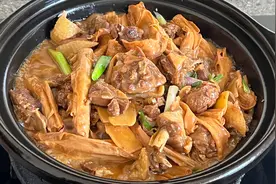 腐竹焖鸭的视频教程来了，在家也能做出饭店的味道，太香了视频封面