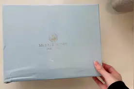 分享一双耐脏有质感运动鞋，打开穿上鞋子后，网友：太好看了！视频封面
