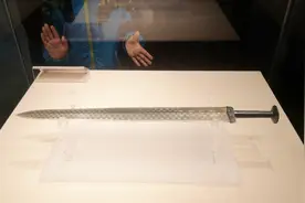 湖北省博物馆越王勾践剑就为它来的   新中国70年，镇馆之宝70件视频封面
