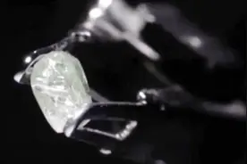 俄罗斯发现8亿年前嵌套钻石 一层一层似套娃