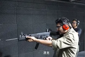 跟随巴西华人去射击馆，开枪已成必备技能，只因这里犯罪成本太低视频封面
