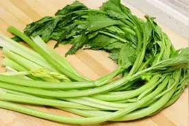 芹菜超好吃的做法，简单一做，天天吃都不腻，好吃营养，真的解馋