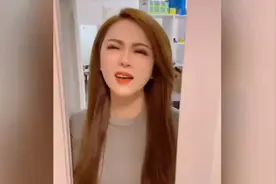 搞笑视频：女朋友闺蜜来家里做客，展现下地主之谊难道有错吗？视频封面