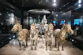 秦始皇帝陵博物院：打卡国宝铜车马 青铜仙鹤 跪射俑视频封面
