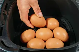 空气炸锅烤鸡蛋神仙做法，吃一次就忘不了，再也不吃水煮蛋了视频封面