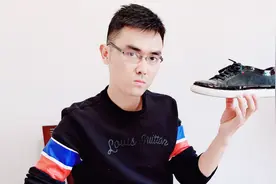 白鞋帮污渍难清除？洗鞋店用这个方法，多脏鞋子都像新的一样白净