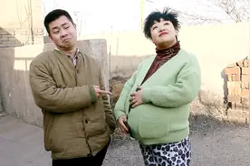 分手三年，前女友找上门说她自己怀孕了，没想小伙的神回复太逗了视频封面
