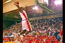 2003 Powerade Jam Fest 高中生詹姆斯的恐怖扣篮视频封面