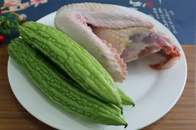 鸭肉加3根苦瓜，广东人最爱这样做一锅，鲜香味美又解暑，真开胃视频封面