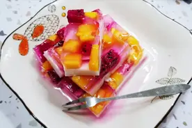 2分钟教你如何制作水果布丁，简单美味，天热来上一份，清凉解暑