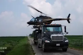 使用直升飞机给大豆喷药，一天可完成3.6万亩视频封面