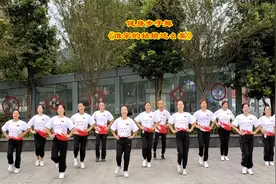 大众健身步子舞《谁家的姑娘这么美》简单易学，一跳就喜欢