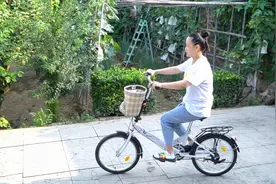 拼多多百亿补贴下单的永久折叠自行车开箱，这感觉太爽了视频封面