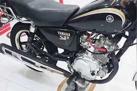 雅马哈经典125摩托，质量稳定，油耗还低，通勤代步性价比高视频封面