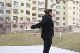 疫情期间宅在家里也要活动筋骨，教你几招，简单易学，mark一下！