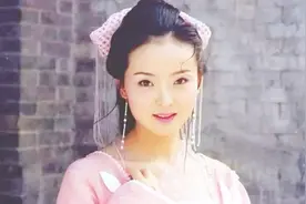 王艳12岁儿子近照曝光，曾经对妈妈又打又骂，如今却懂事了视频封面
