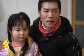 把别人的孩子当成自己的孩子来爱，有这样的后妈真好