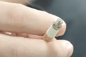 抽烟口臭很尴尬 医生教你几个去除小妙招