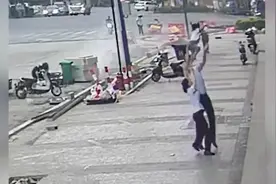 徒手接住六楼坠落女童男子回应：接下孩子是本能，我也是一个父亲视频封面