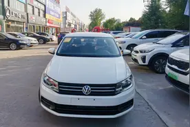 7万买台桑塔纳，配置低到忍无可忍，车主咋想的？因为大众耐用？视频封面