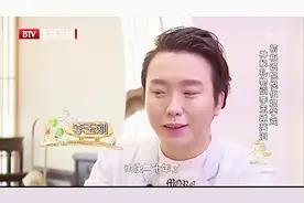 在北京打拼20年的李玉刚，至今没有自己的家，晚上还住助理家视频封面