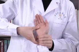 名中医分享：宝宝厌食的小儿推拿手法，在家就能操作视频封面