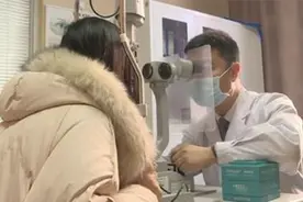 女生养宠物致睫毛滋生千只螨虫，医生：这几种情况要注意视频封面