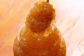 吃不完的柚子不要扔，教你做蜂蜜柚子茶，酸酸甜甜，好喝又清香