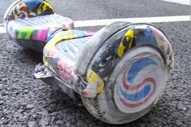 电动平衡车阳台自燃 民警快速除险情视频封面