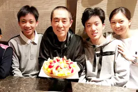 陈婷为69岁张艺谋庆生 张导与大儿子温馨同框视频封面