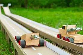 用二氧化碳做动力的玩具车，速度有多快？老外亲测，场面差点失控视频封面