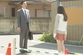 日本少女叛逆期，父亲无奈的感慨：正是难搞的年纪视频封面