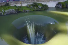 好好的湖面为什么要挖个大洞？一秒吸水上万吨，到底有什么用？