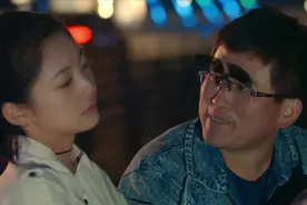 求求你爱上我：女神被高富帅伤害，居然向丑男告白在一起了！