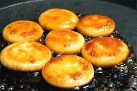红糖糍粑！糯米粉超好吃的做法，简单揉一揉，自己做比饭店强百倍