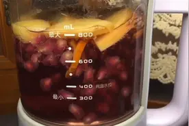 怕长胖就多喝这道水果茶，刮油解腻，养颜还润肺，秋天喝真舒服视频封面