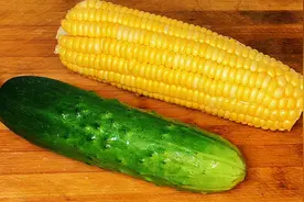 一根黄瓜一支玉米，简单一做，我家一周吃5次，一次一大盘不够吃