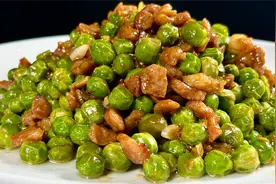 豌豆炒肉丁怎么做好吃，加1勺黄豆酱试试，味道立马不一样，真香